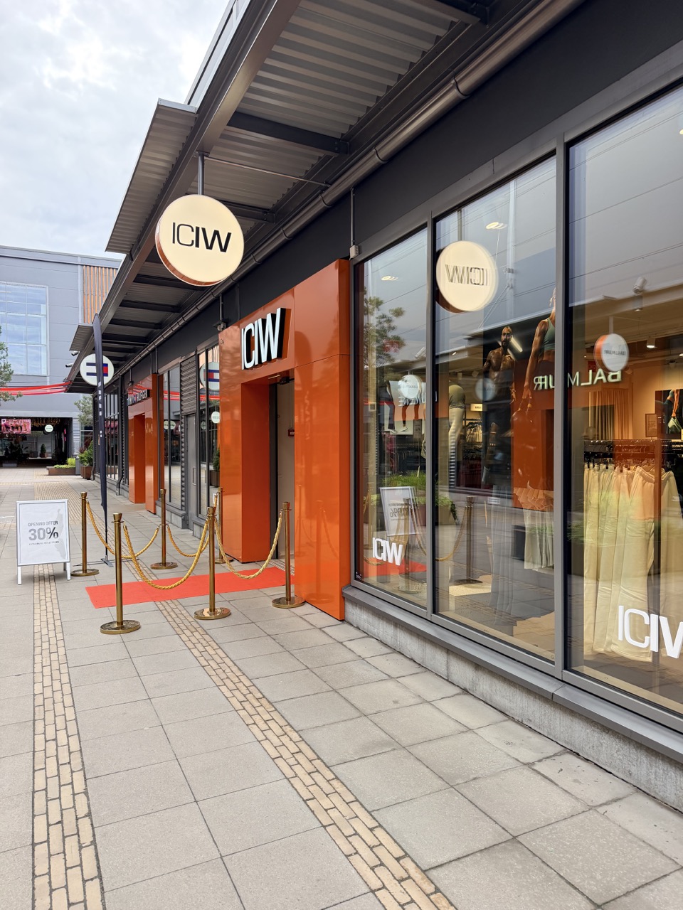 ICANIWILL – Helsinki Outlet – Myymälärakentaminen – kuva 11